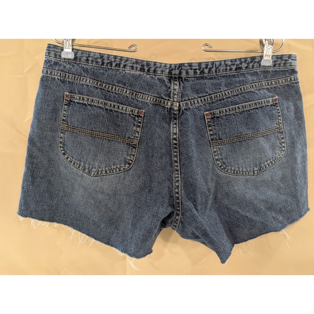Unionbay Denim Shorts Women's 34 Waist Blue Distressed Raw Hem Pocket Detail - Picture 2 of 6